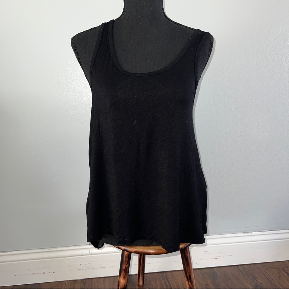 8for $25 🎱 Rossmore Women Black Tank Top Size M